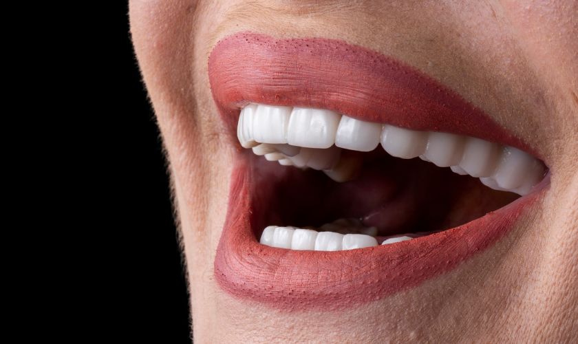 How Teeth Whitening Can Transform Your Look in this New Year