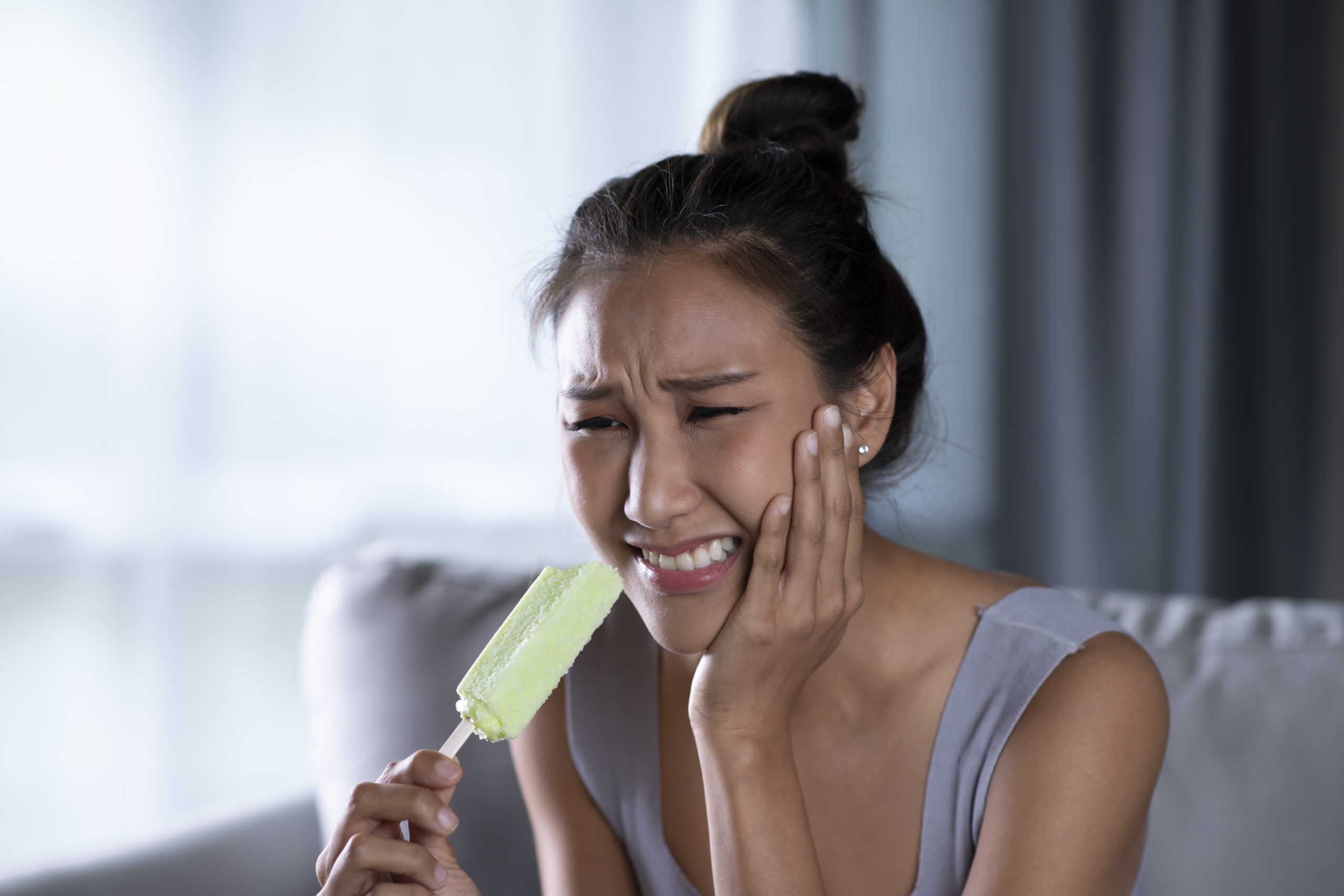 How Dentists Treat Tooth Sensitivity